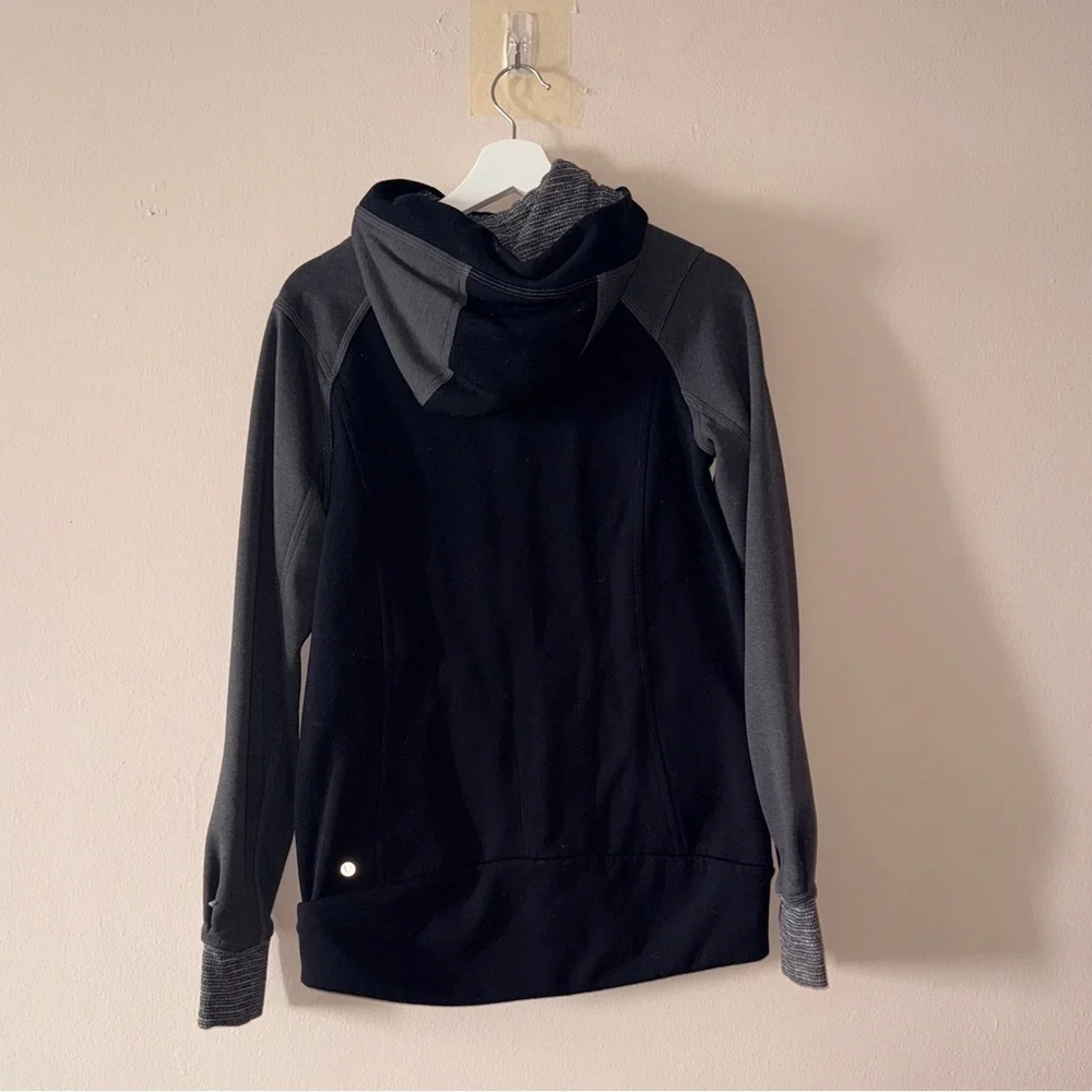 Lululemon Athletica Black and Gray Stretch-It Out Full Zip Hoodie - 6